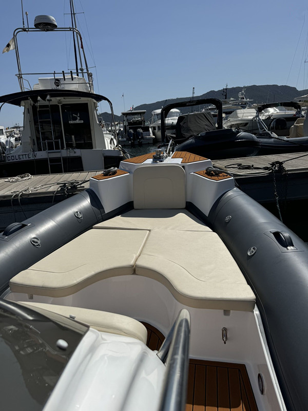 See Client Shots of the RIB700 (1)