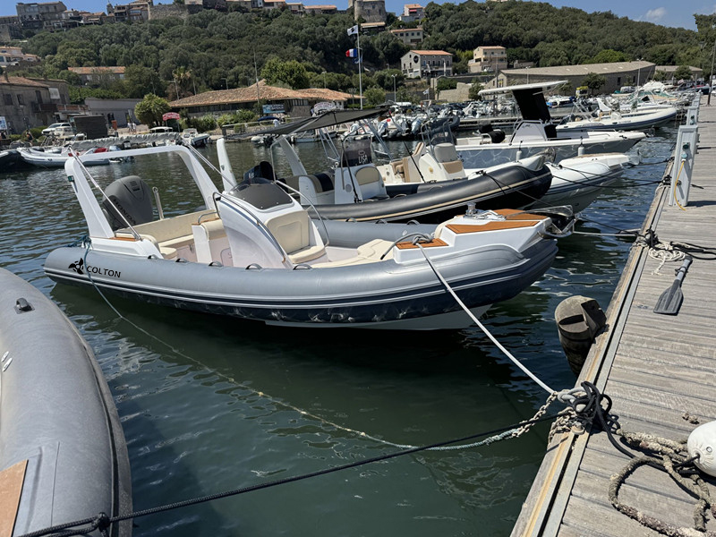 rigid inflatable rib boat