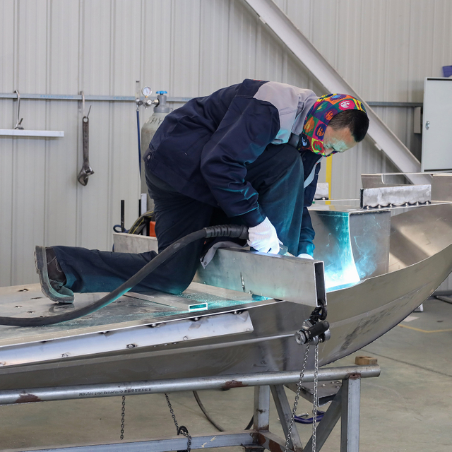 Aluminum Hull Workshop (3)