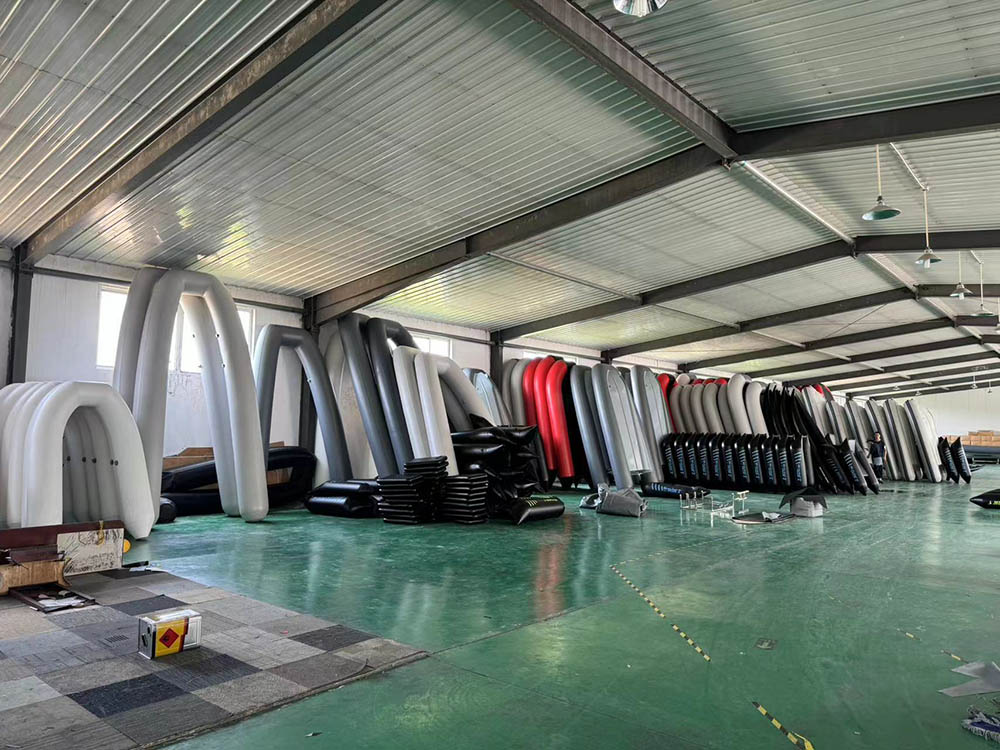 Inflatable boats and inflatable rafts